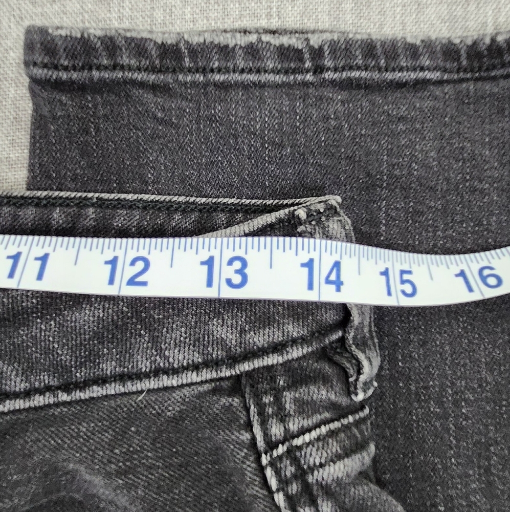 American Eagle Black & Grey Distressed Style Straight Leg Denim Jeans. 6 Short. - Picture 8 of 10